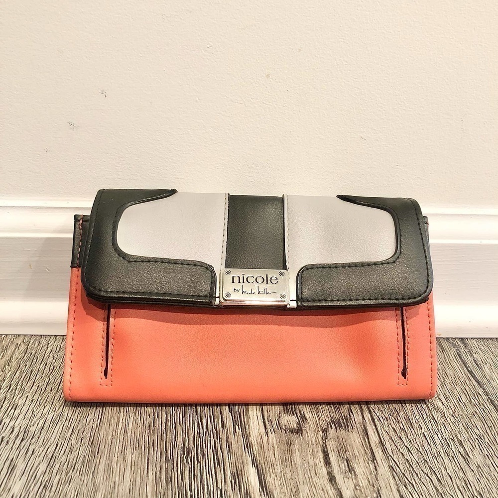 Nicole Miller Black Salmon Leather Womens Geometric Stripe Flap Accordion Wallet